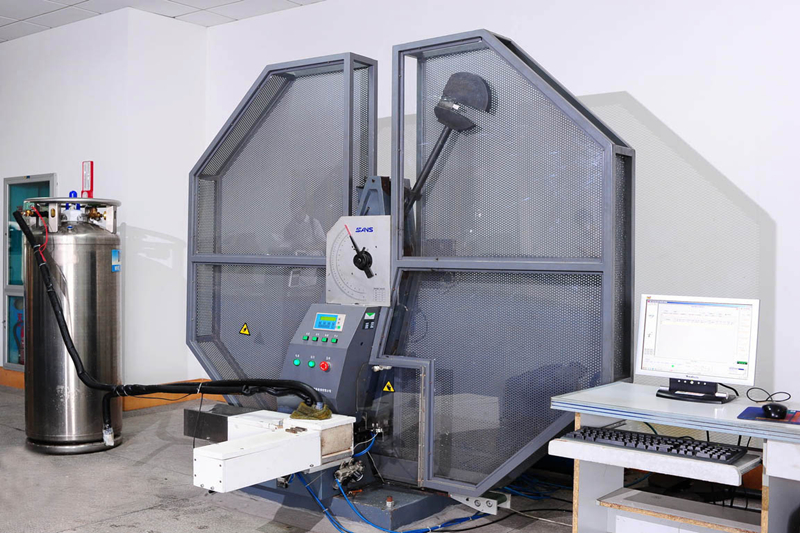 ម៉ាស៊ីនតេស្តផលប៉ះពាល់